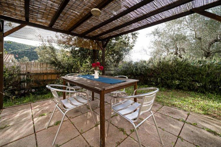La Baia Di Bagnaia Apartment ปอร์โตแฟร์ราโย ภายนอก รูปภาพ